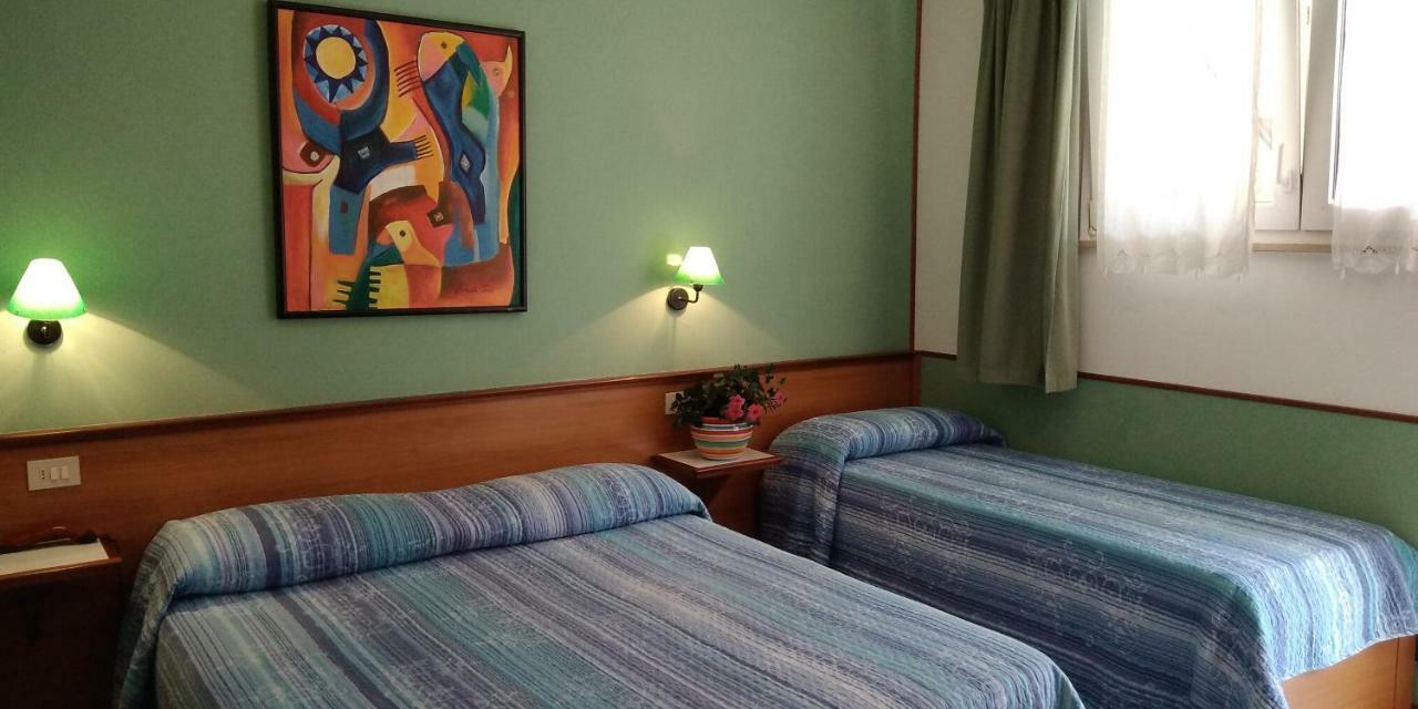 Villa Romana ลินญาโน ซับเบียโดโร ภายนอก รูปภาพ